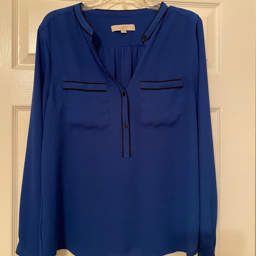 Blouse with piped pockets